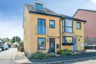 Limeburners Road, Plymouth, PL9