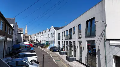 La Manche St Johns Road, BN3