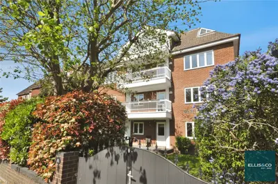 Hendon Lane, Finchley, N3