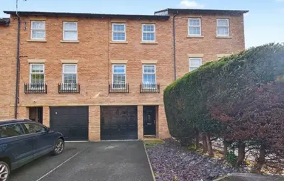 Raynville Way, Leeds, LS12