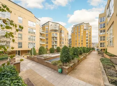 Water Gardens Square, SE16