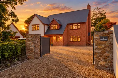 Michaels Walk, Cosheston, SA72
