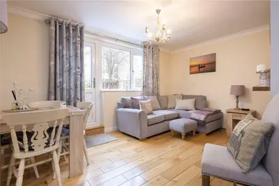 Alfred Street, London, E3 2BB