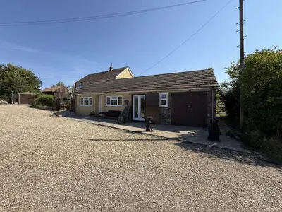The Stables, Three Crosses, SA4