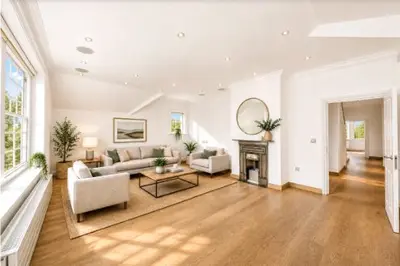 Bracknell Gardens, London, NW3 7EB