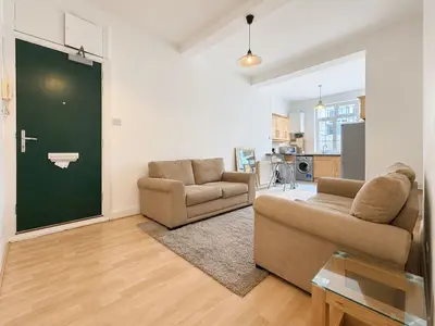 Cartwright Street, London E1 8LZ