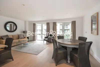 Kew Bridge Road, Brentford, TW8