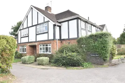 Epsom Road, Epsom, KT17