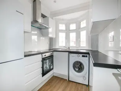 Stour Avenue, Southall, UB2