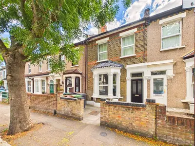Trumpington Road, Forest Gate, E7