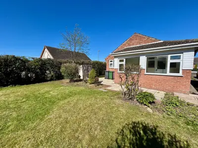 Clifton Avenue, Barlborough, S43