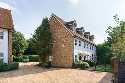 Bath Road, West Drayton, UB7