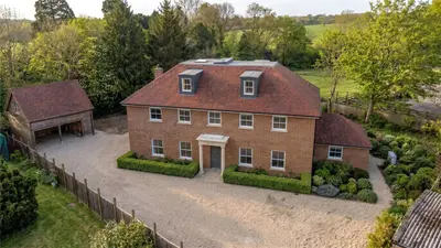 Oak Tree Drive, Newtown, Newbury, Hampshire, RG20 9GA