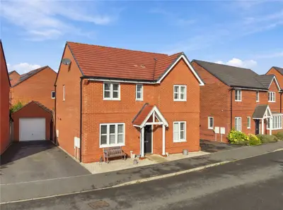 with 4 bedrooms in Saffron Walden, CB10