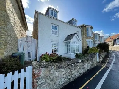 Esplanade, Seaview, PO30