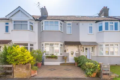 47 Phyllis Avenue, New Malden