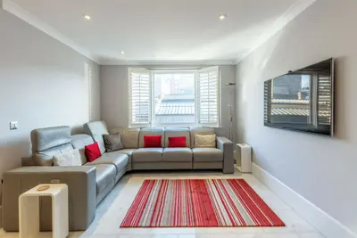 Alexandra Court, 5 Moscow Road, Bayswater, London, W2 4AF