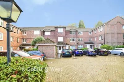 Greenacres North Parade, RH12