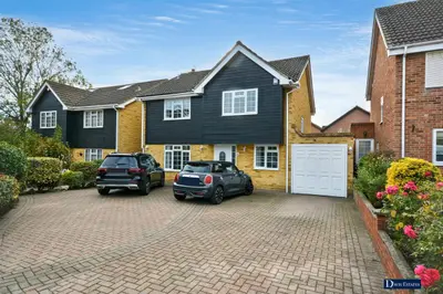 Roseacre Close, Emerson Park, RM11