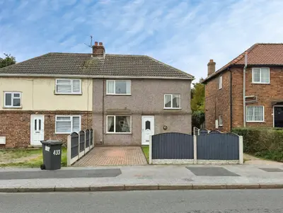 Broadway, Dunscroft, DN7