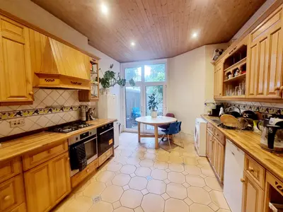 Archway Road, Highgate, N6 5BS