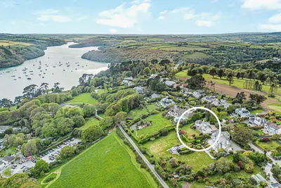 Bar Road, Helford Passage Hill, Mawnan Smith, Falmouth, TR11 5LE