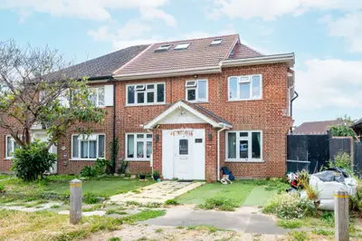 Annexe rear of, 205 Great West Road, Hounslow