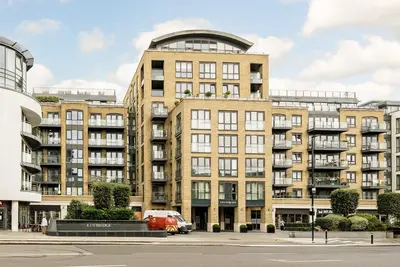 Kew Bridge Road, TW8