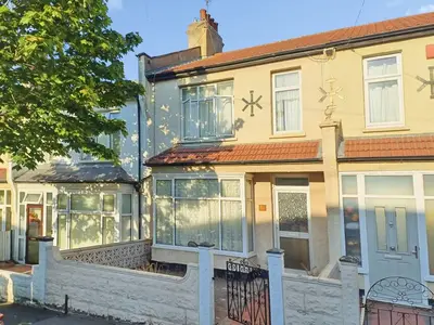 Brodrick Grove, London, SE2
