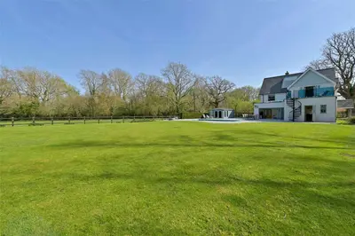 Ascot Road, Holyport, Maidenhead, Berkshire, SL6 2HY
