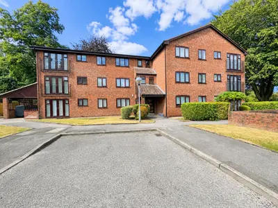 Plumley Close, SK3