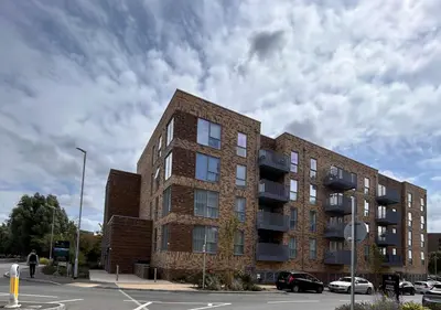 Liberty Court, Stone, DA2