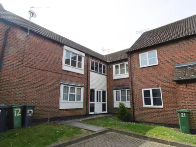 Rosehip Way, Lychpit, RG24