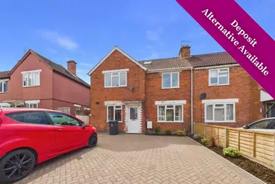 11b Henley Place, Gloucester, GL1 5EF