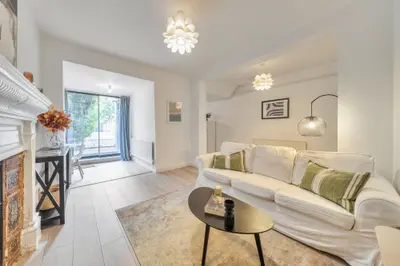 1a Stormont Road, London, London, SW11 5EQ