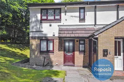 Crescent Grove, Prestwich, M25