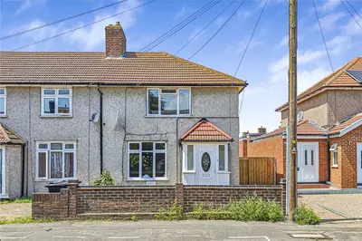 Monmouth Road, Dagenham, RM9