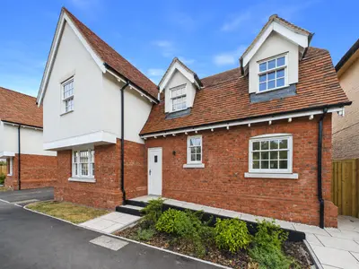 Colchester Road, Bures, CO8