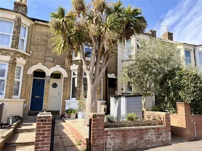 Pelham Road, Cowes, PO31