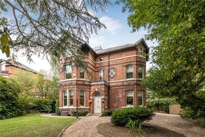Heaton Moor Road, Heaton Moor, SK4