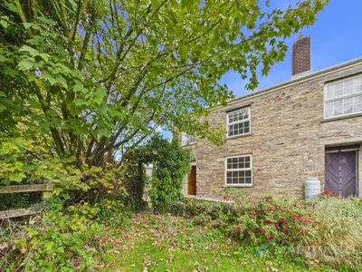 St. Newlyn East, TR8