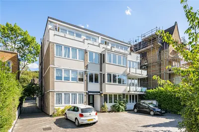 Crescent Road, London, N8