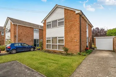 Heathfield Close, Binfield Heath, RG9