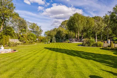 Heathbourne Road, Bushey, WD23