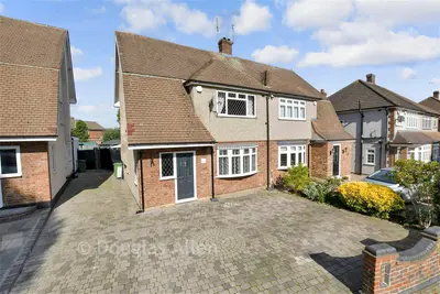Avon Road, Upminster, RM14