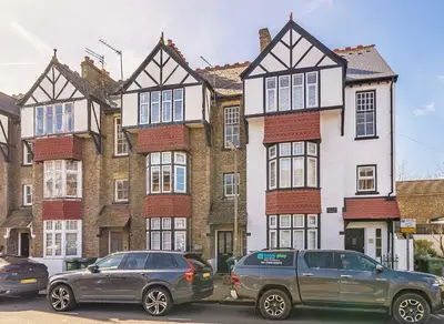 The Avenue, Sunbury-On-Thames, TW16