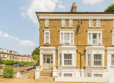 Boston Manor Road, Brentford, TW8
