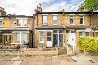 Grosvenor Road, W7