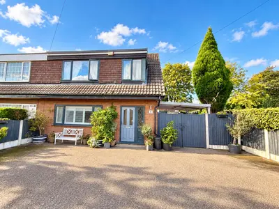 Bluestone Road, Denton, M34