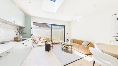 Brixton Hill, London, SW2